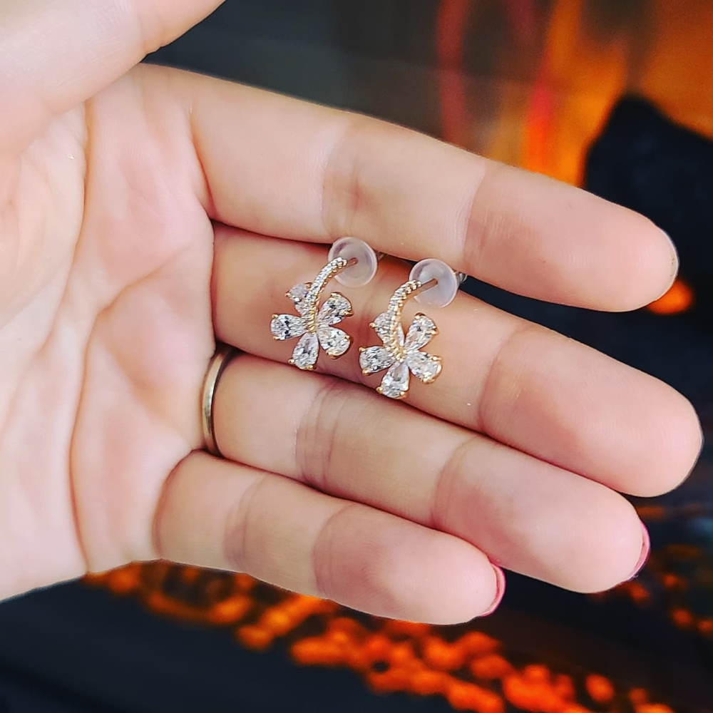 Cute Gold plated flower earrings ✨